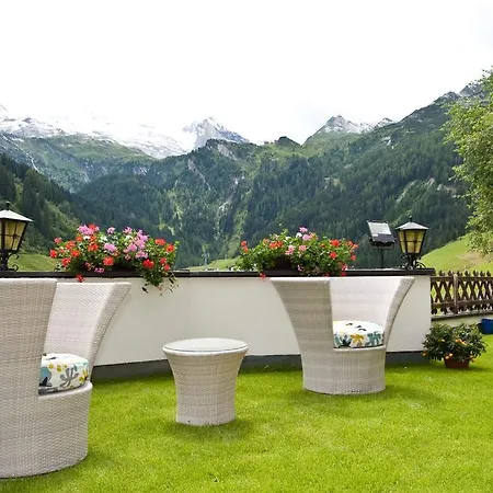 Tuxerstuebl بيت ضيافة تكس