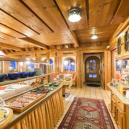 Konukevi Tuxerstuebl 3*