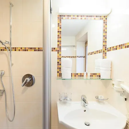 Konukevi Tuxerstuebl