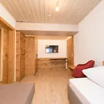 Tuxerstuebl 3*